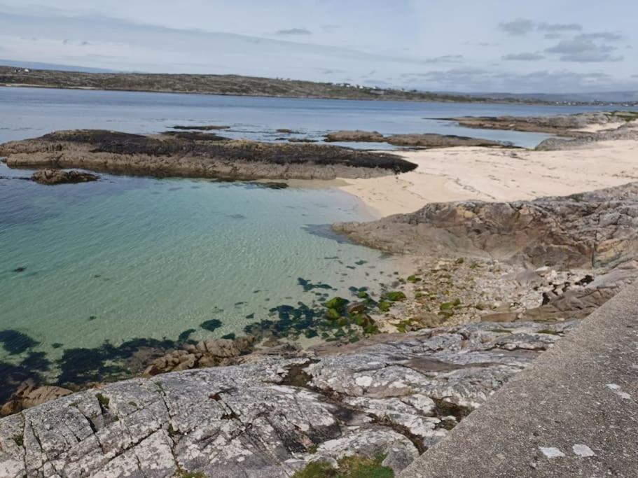 Appartamento Curlews Rest - Gateway To The Aran Islands Galway Esterno foto